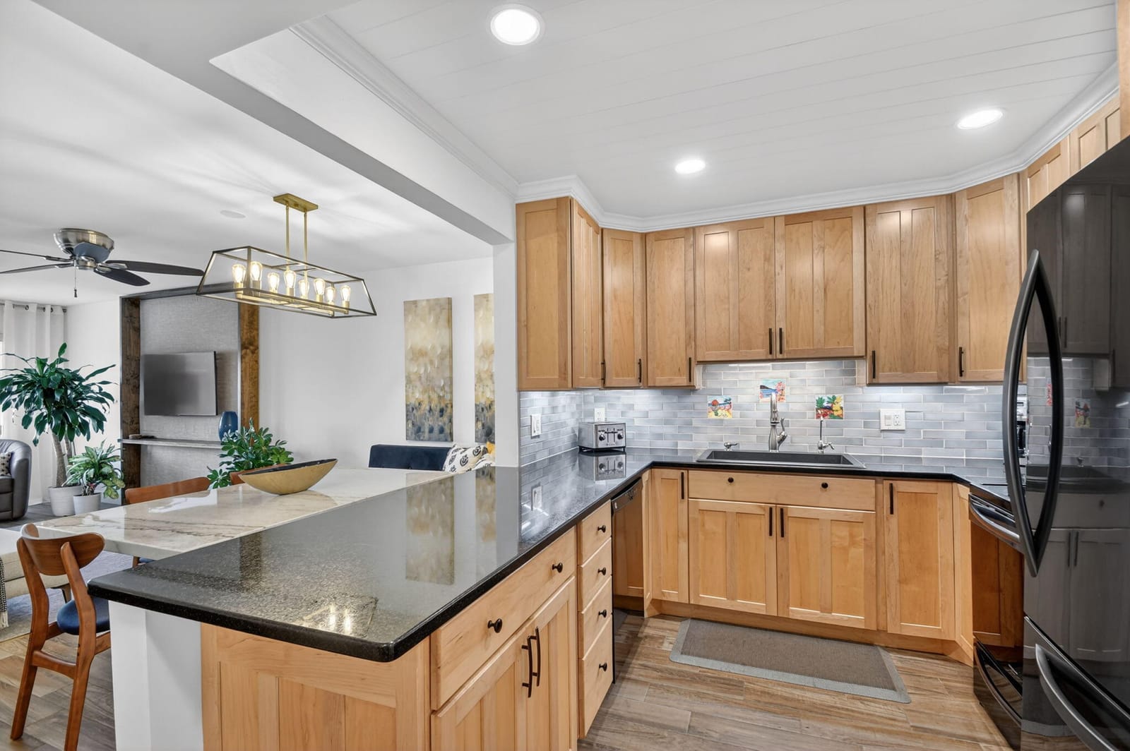 1502 S Lakeside Drive 214 — photo 8