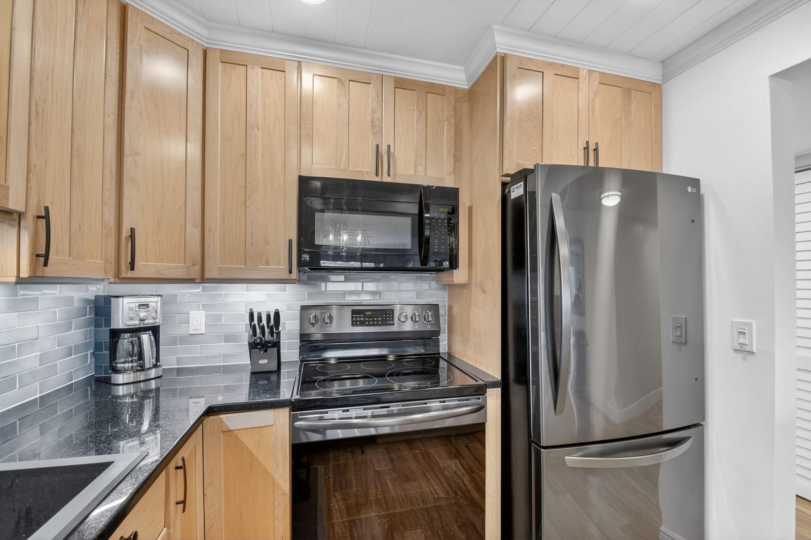 1502 S Lakeside Drive 214 — photo 10