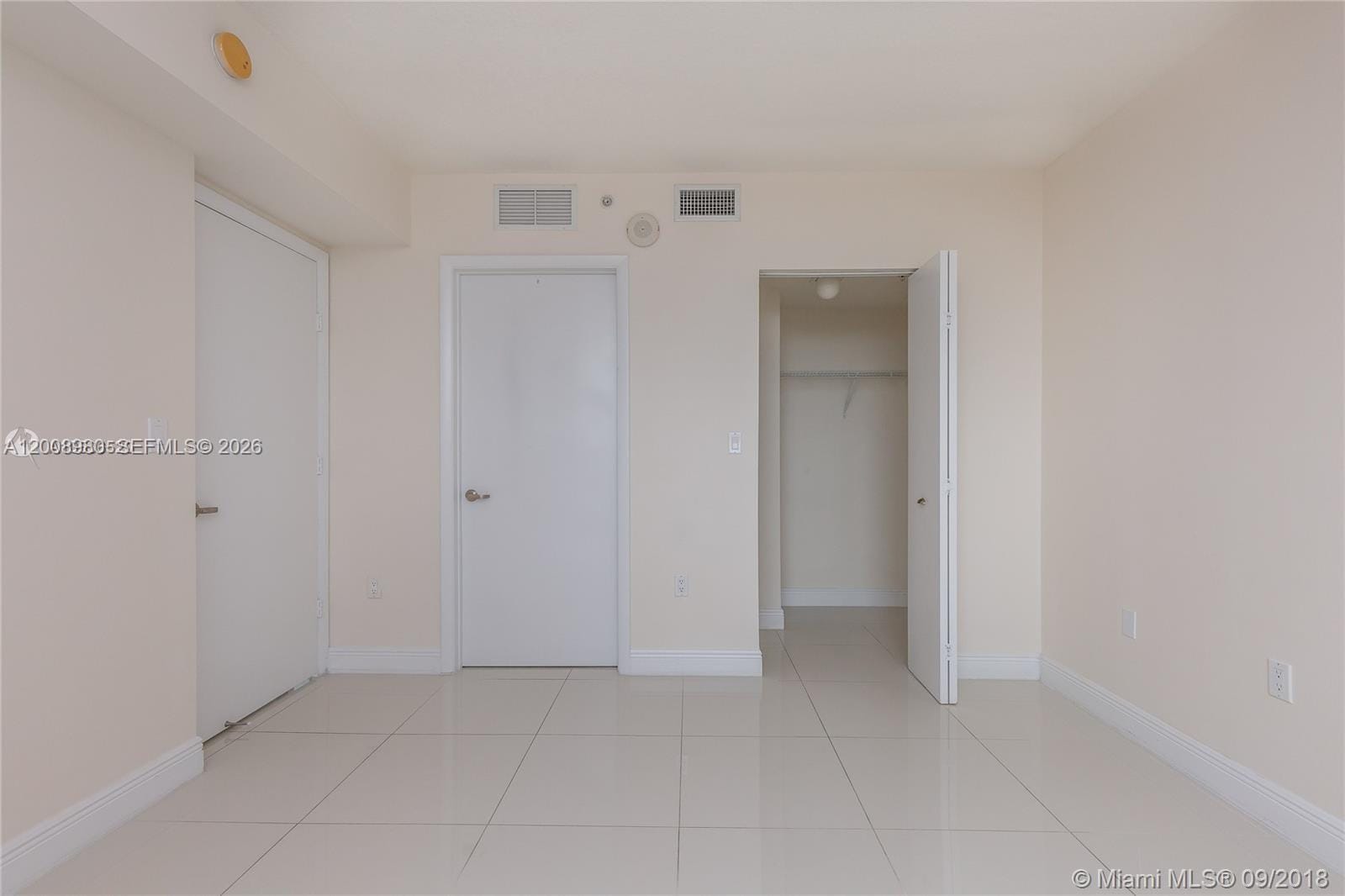 1871 S River Drive 902 — photo 12