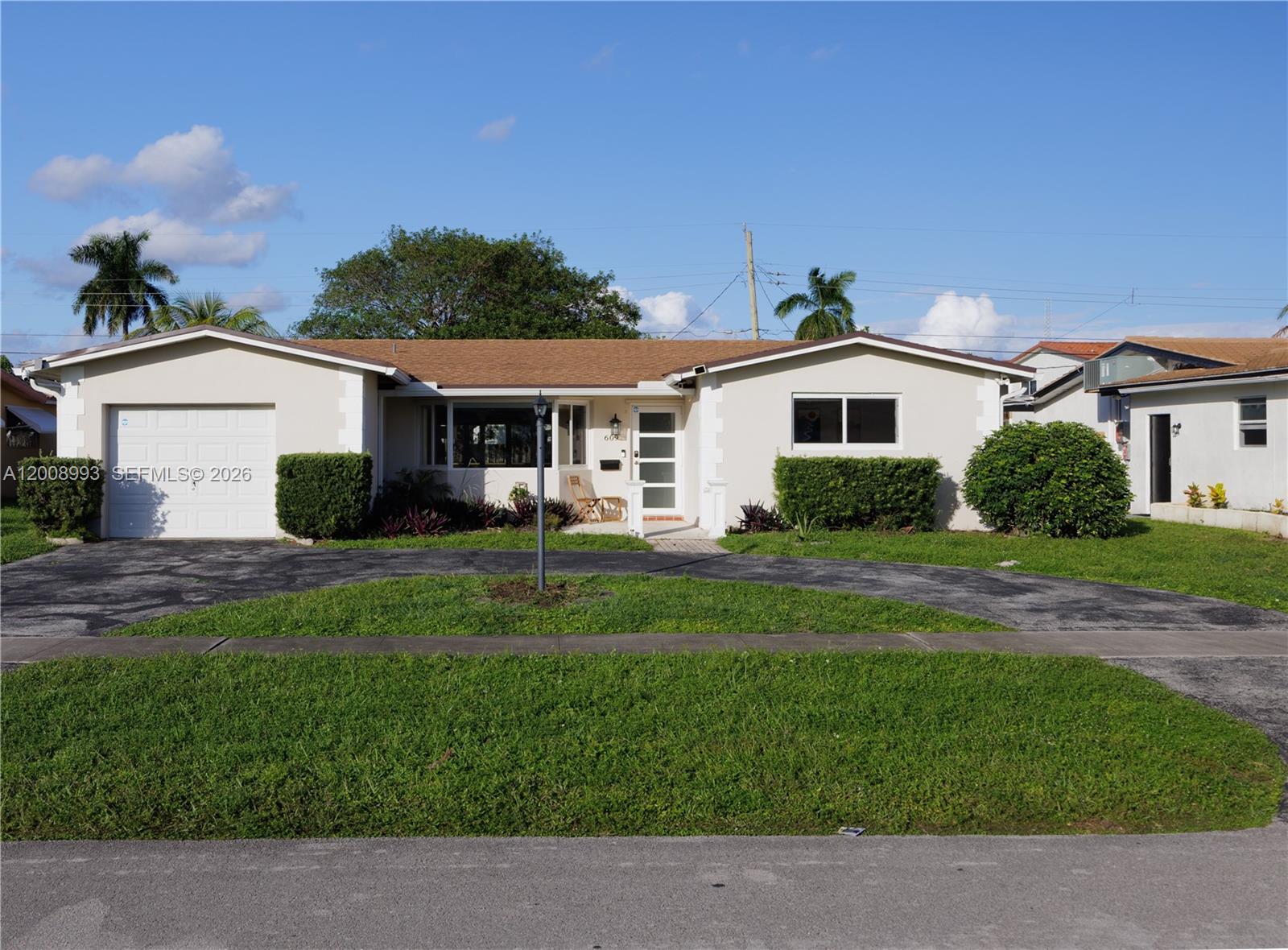 609 S Crescent Drive, Hollywood, FL 33021, Hollywood