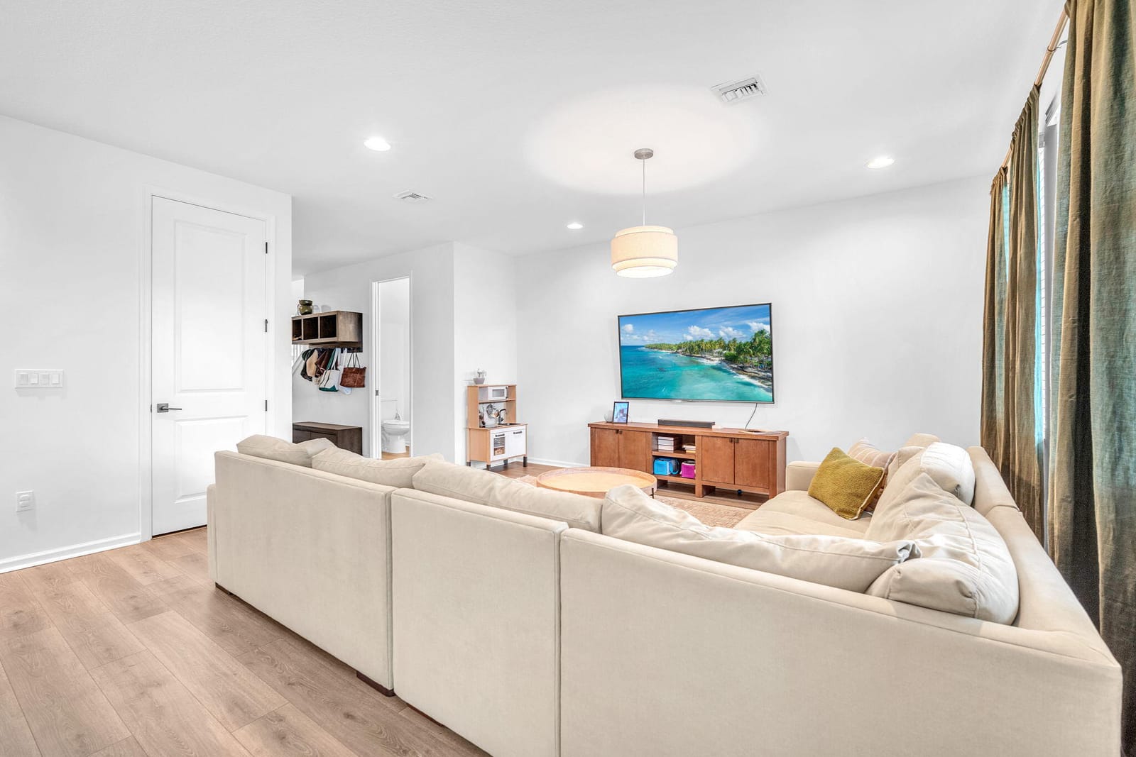 16121 Oakview Drive — photo 11