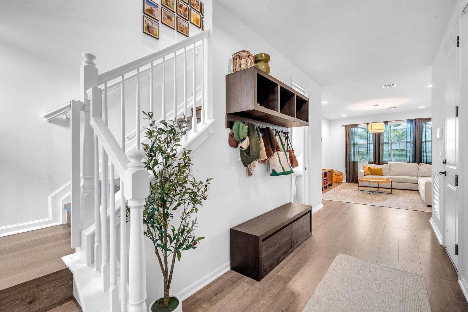 16121 Oakview Drive — photo 4