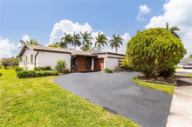 11500 NW 42nd Street, Sunrise, FL 33323