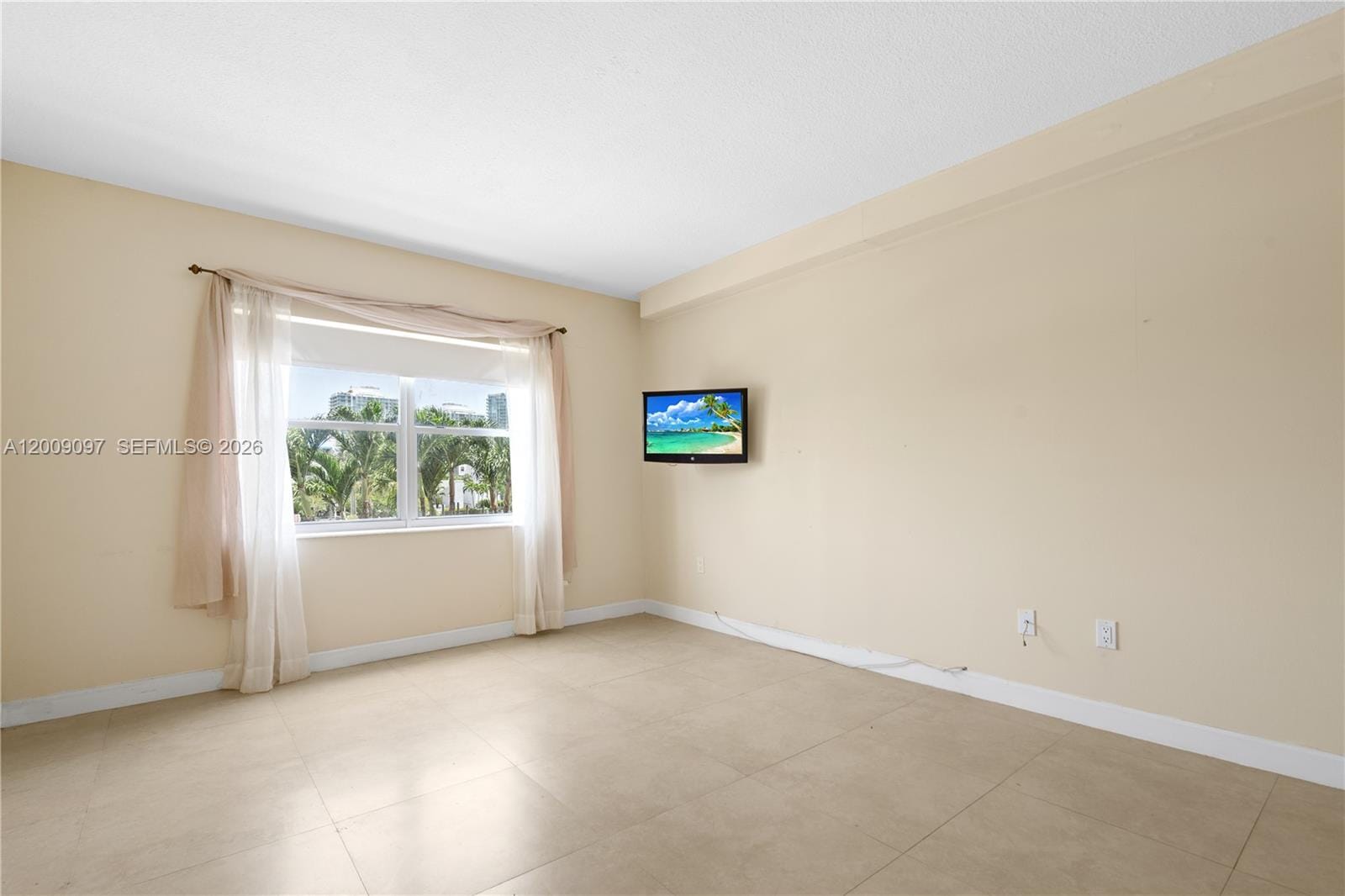 400 Kings Point Drive 229 — photo 10