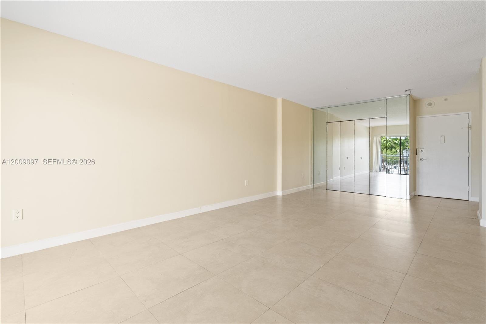 400 Kings Point Drive 229 — photo 3