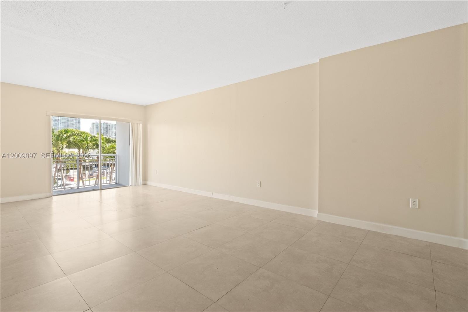 400 Kings Point Drive 229 — photo 4