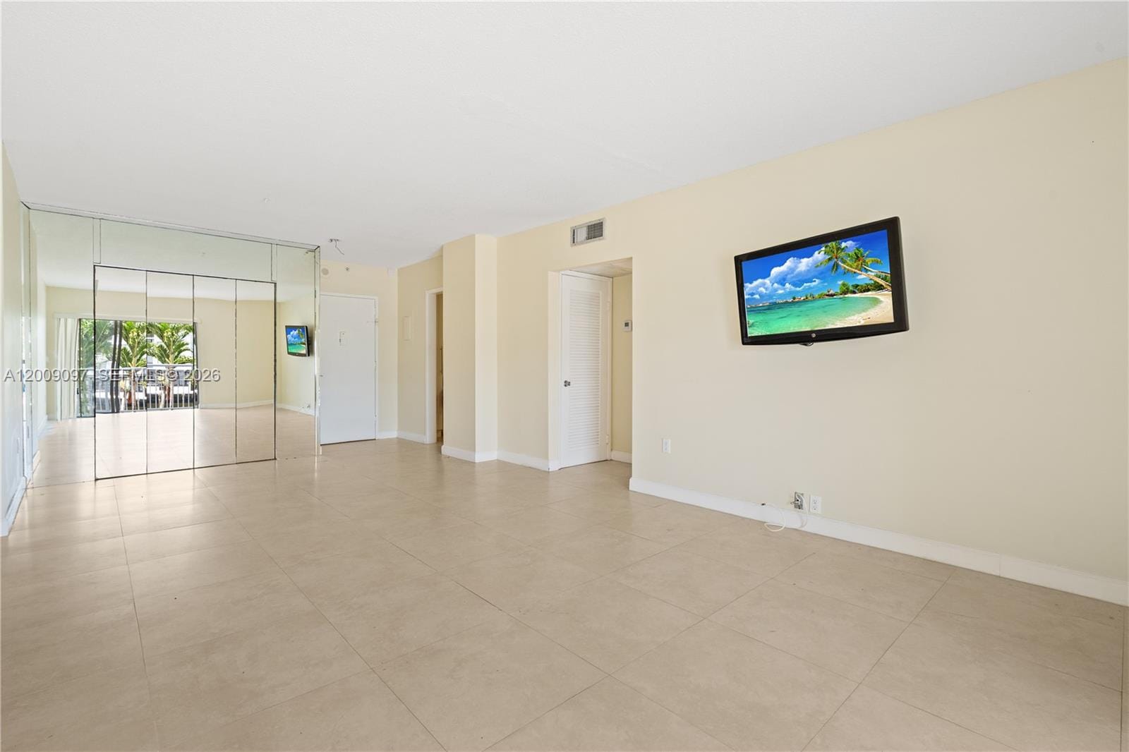 400 Kings Point Drive 229 — photo 5