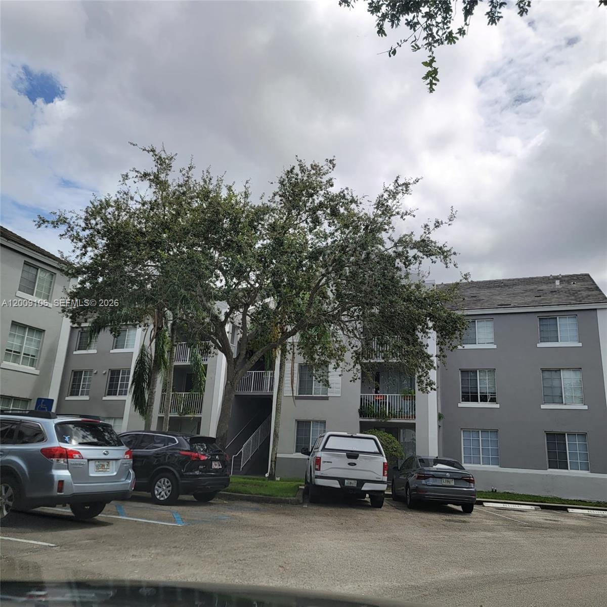 711 SW 111th Way 301, Pembroke Pines, FL 33025, Pembroke Pines