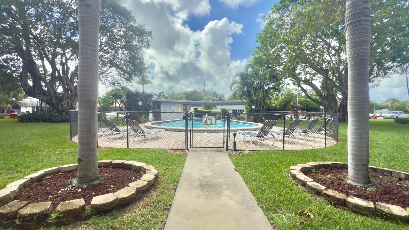 1200 SW 12th Street SW 305 — photo 8