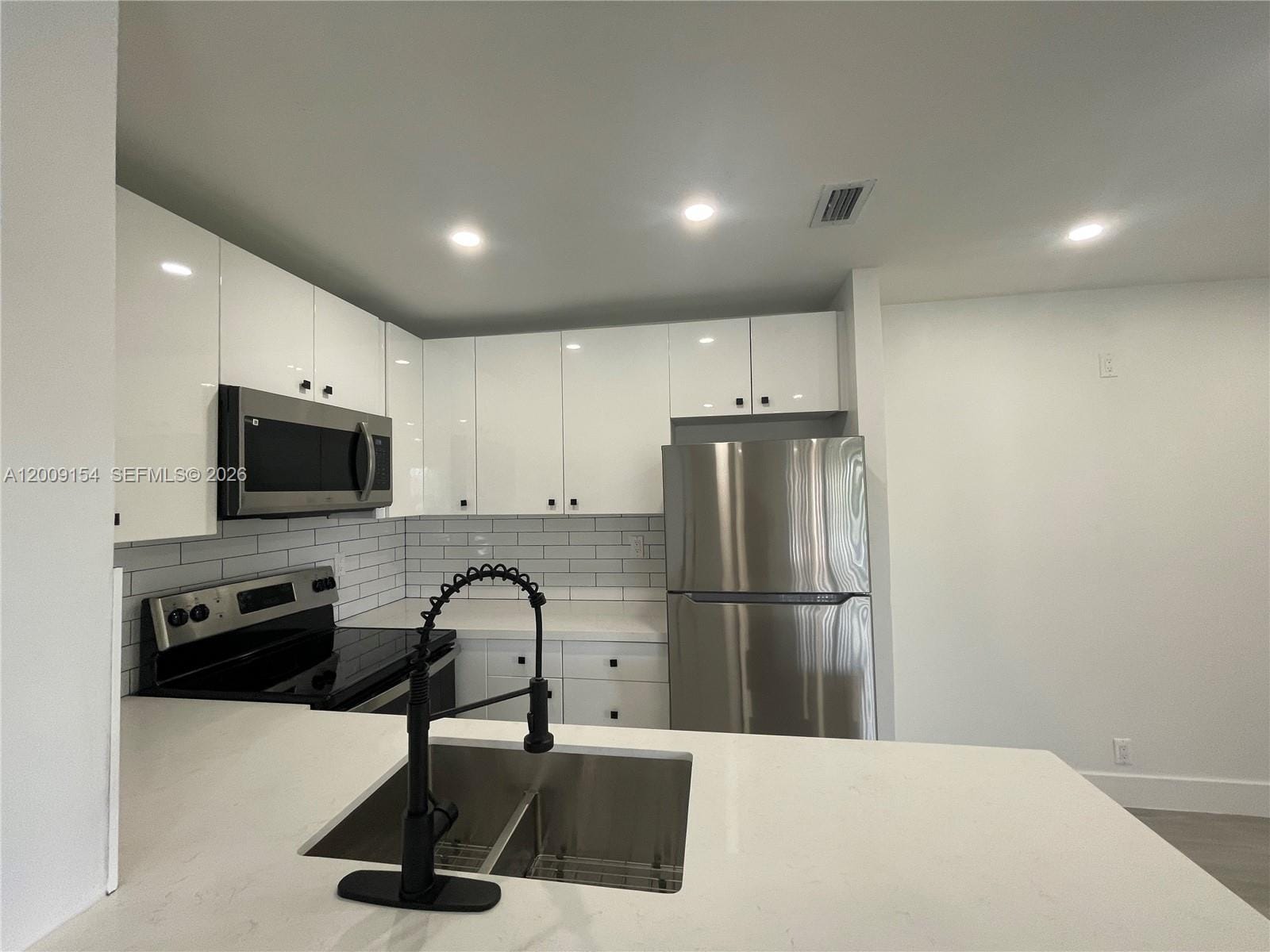 10016 Winding Lake Road 202 — photo 5