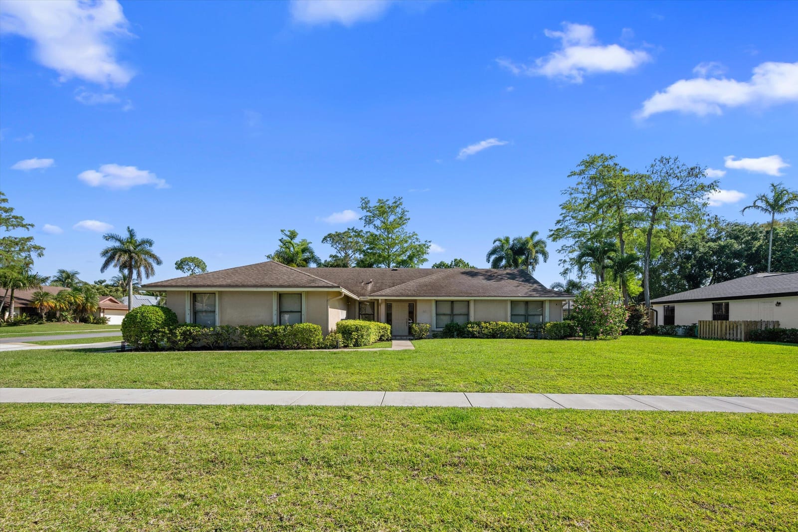 657 Juniper Place, Wellington, FL 33414 photo 1
