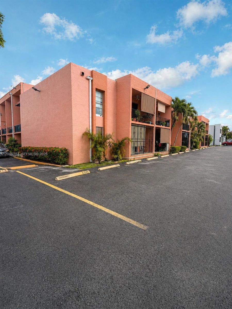 1300 W 47th Place 218A, Hialeah, FL 33012, Hialeah