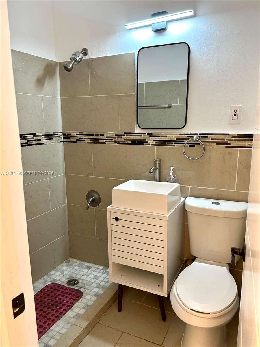 215 30th Street 17, Miami Beach, FL 33140 photo 8