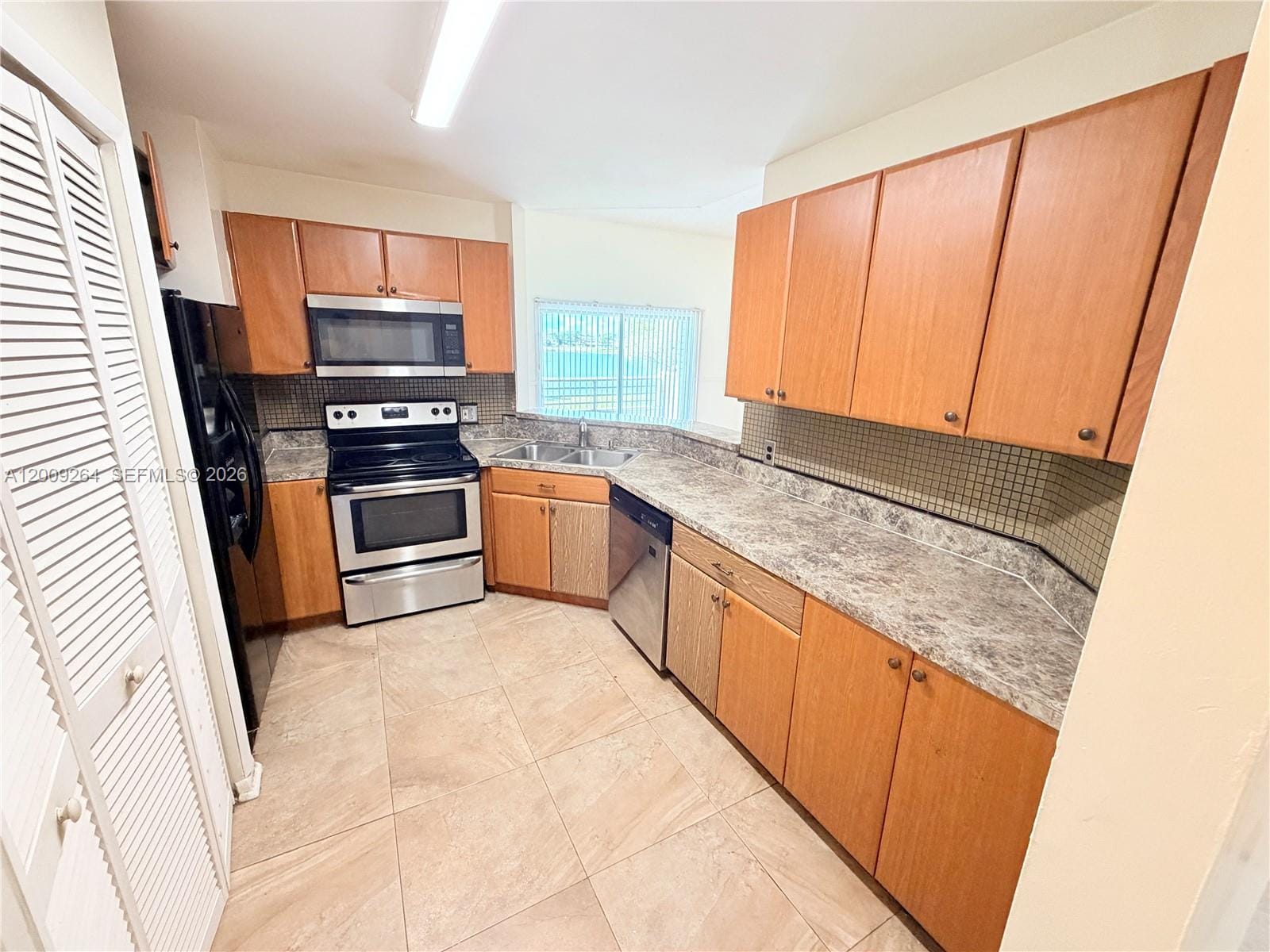 3453 NW 44th Street 201, Oakland Park, FL 33309 photo 3