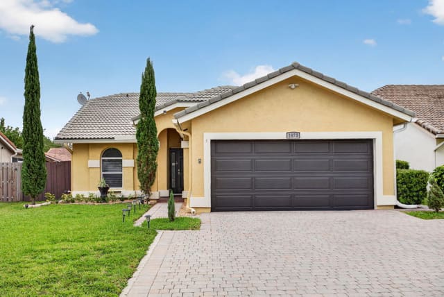 1873 NW 97th Terrace, sold in Coral Springs University Drive, Coral Springs, FL
