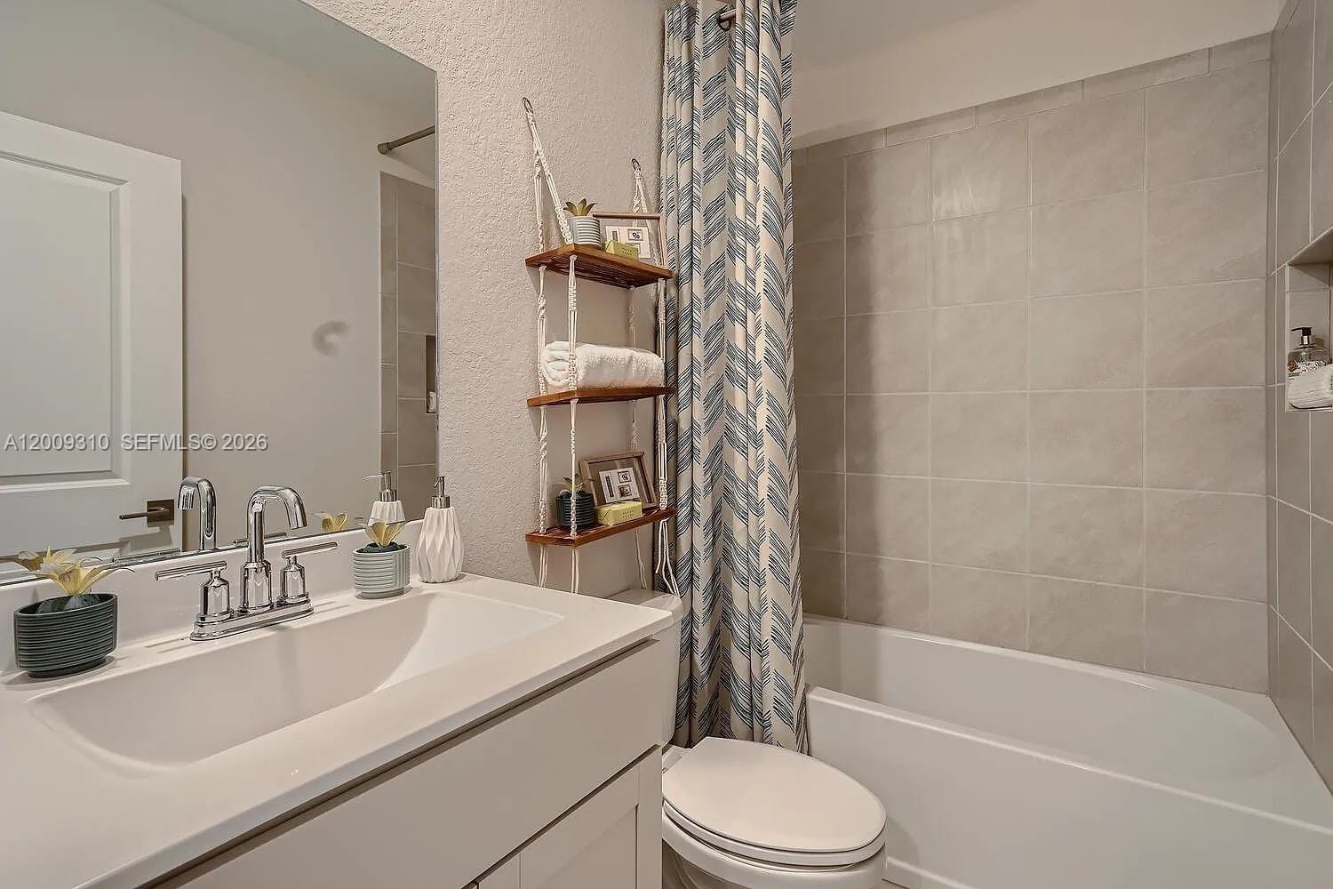 1676 SE 8th Avenue, Homestead, FL 33034 photo 9