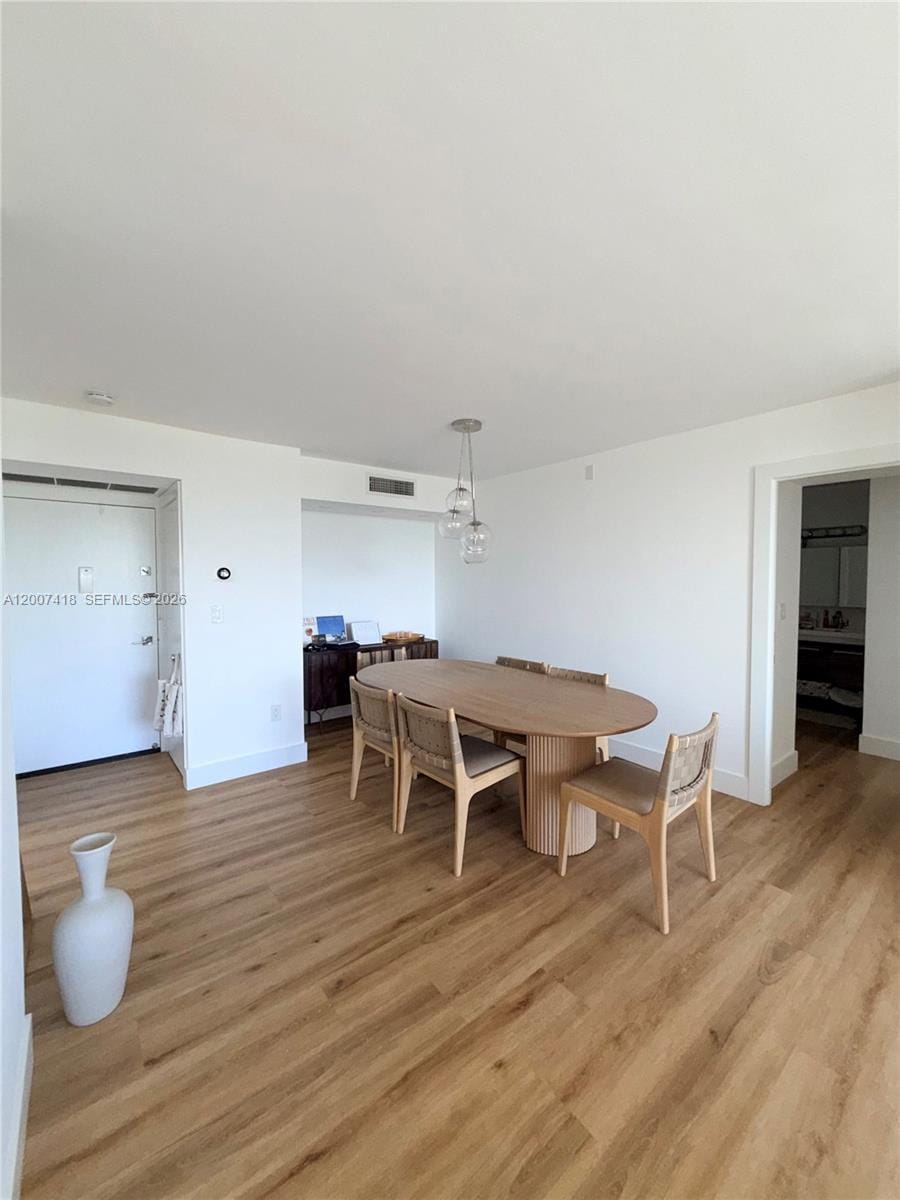 3701 N Country Club Drive 607, Aventura, FL 33180 photo 4