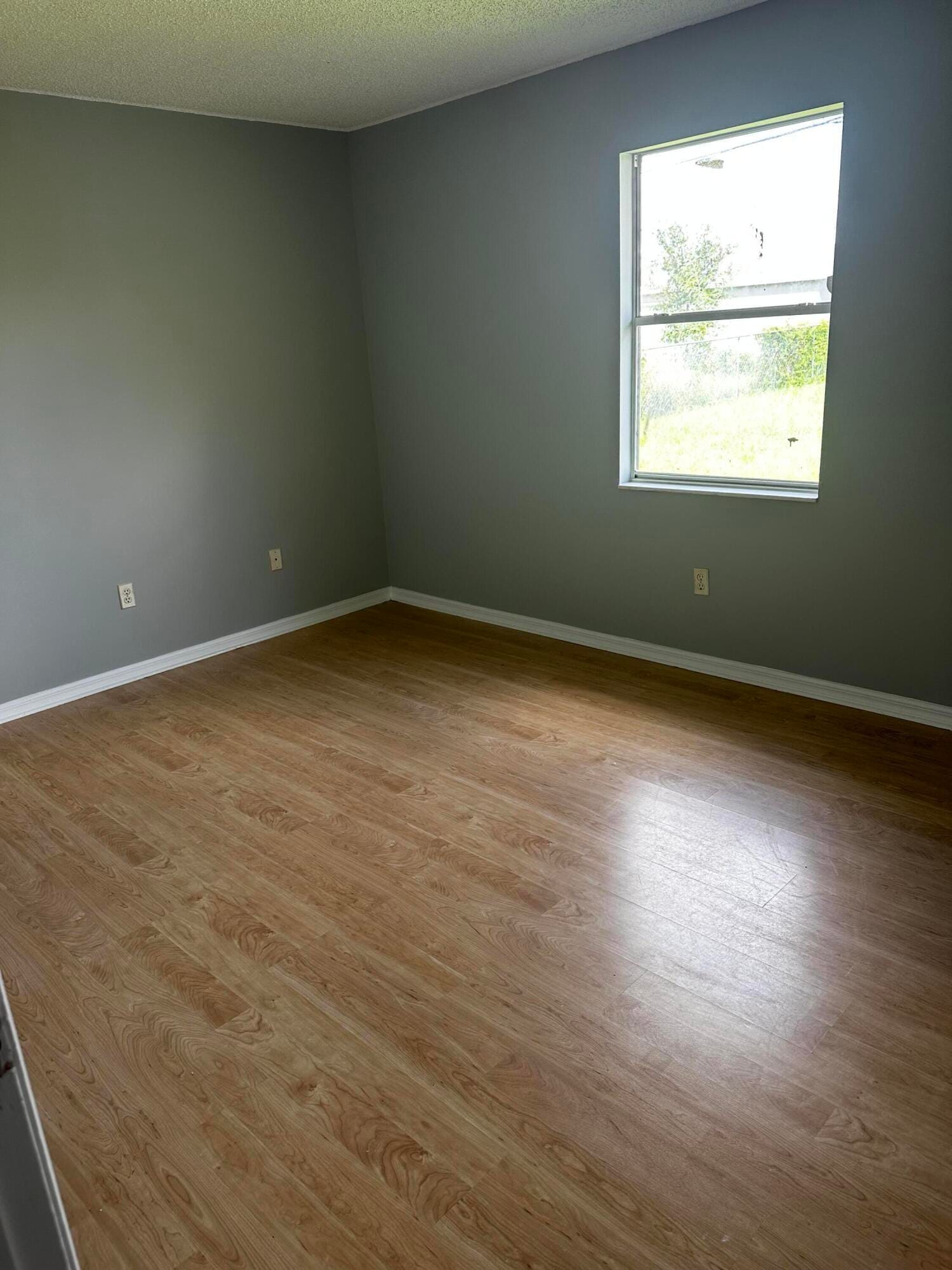 1021 SW Dubois Avenue — photo 4
