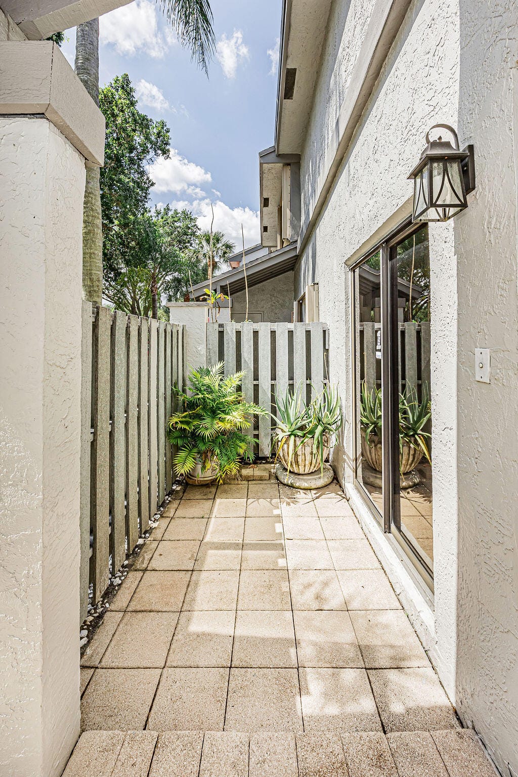 3335 Carambola Circle S — photo 3