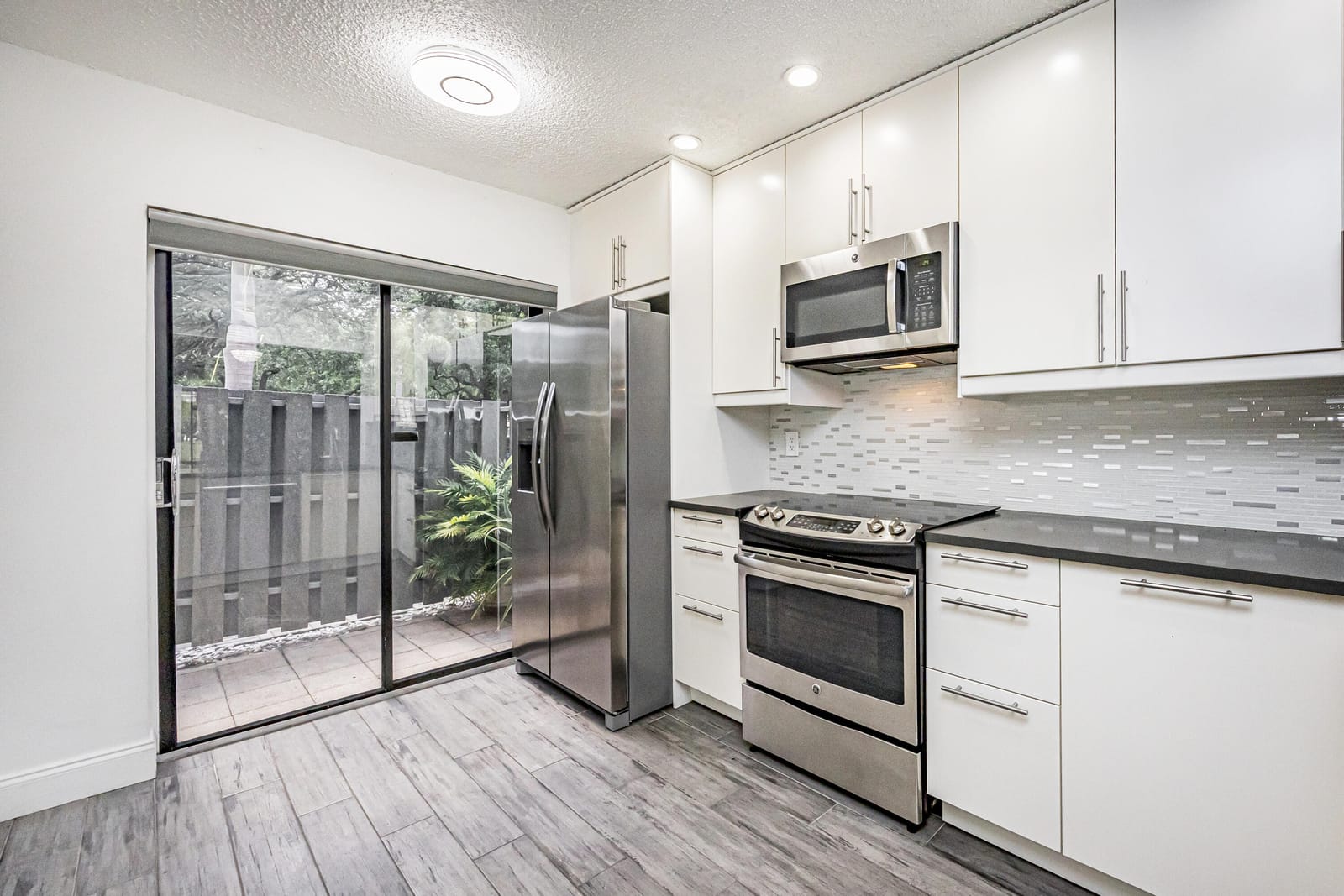 3335 Carambola Circle S — photo 8