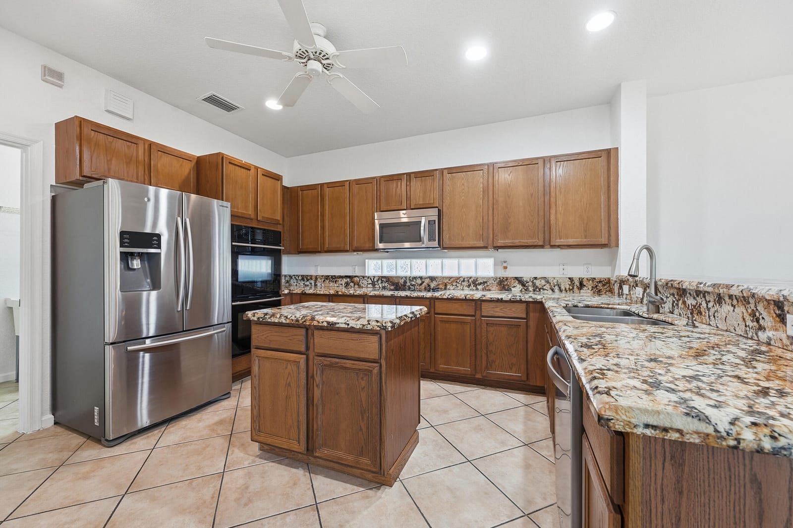 1275 Rosegate Boulevard, Riviera Beach, FL 33404 photo 11