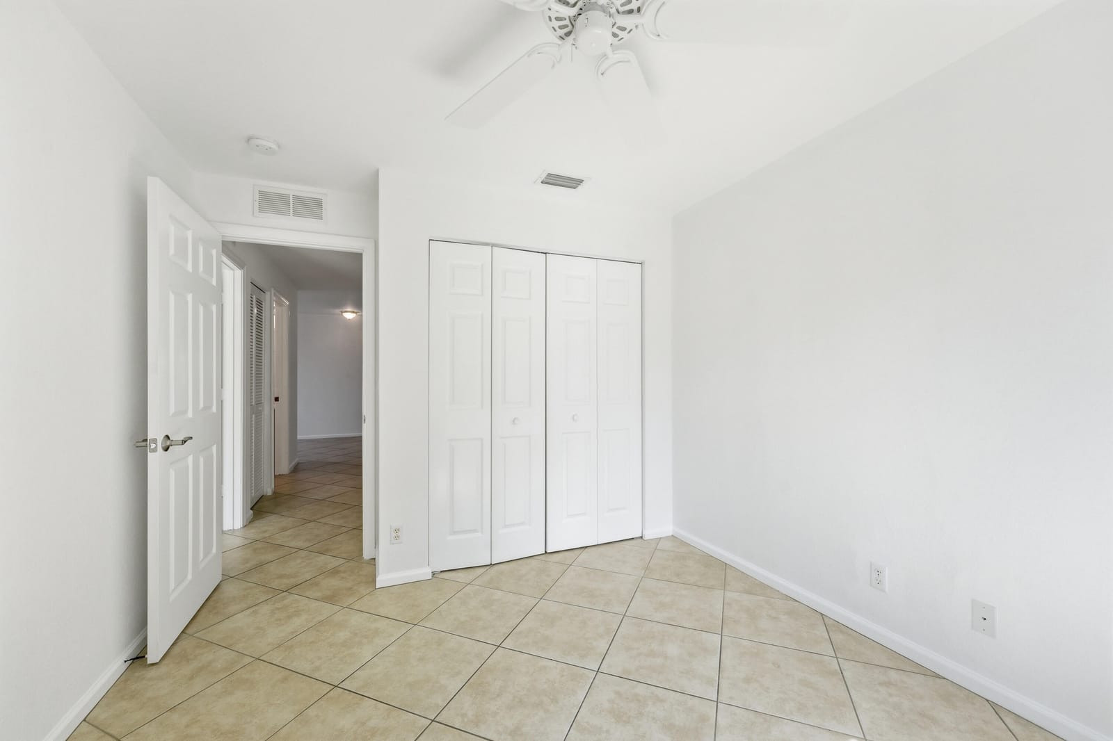 1275 Rosegate Boulevard, Riviera Beach, FL 33404 photo 23