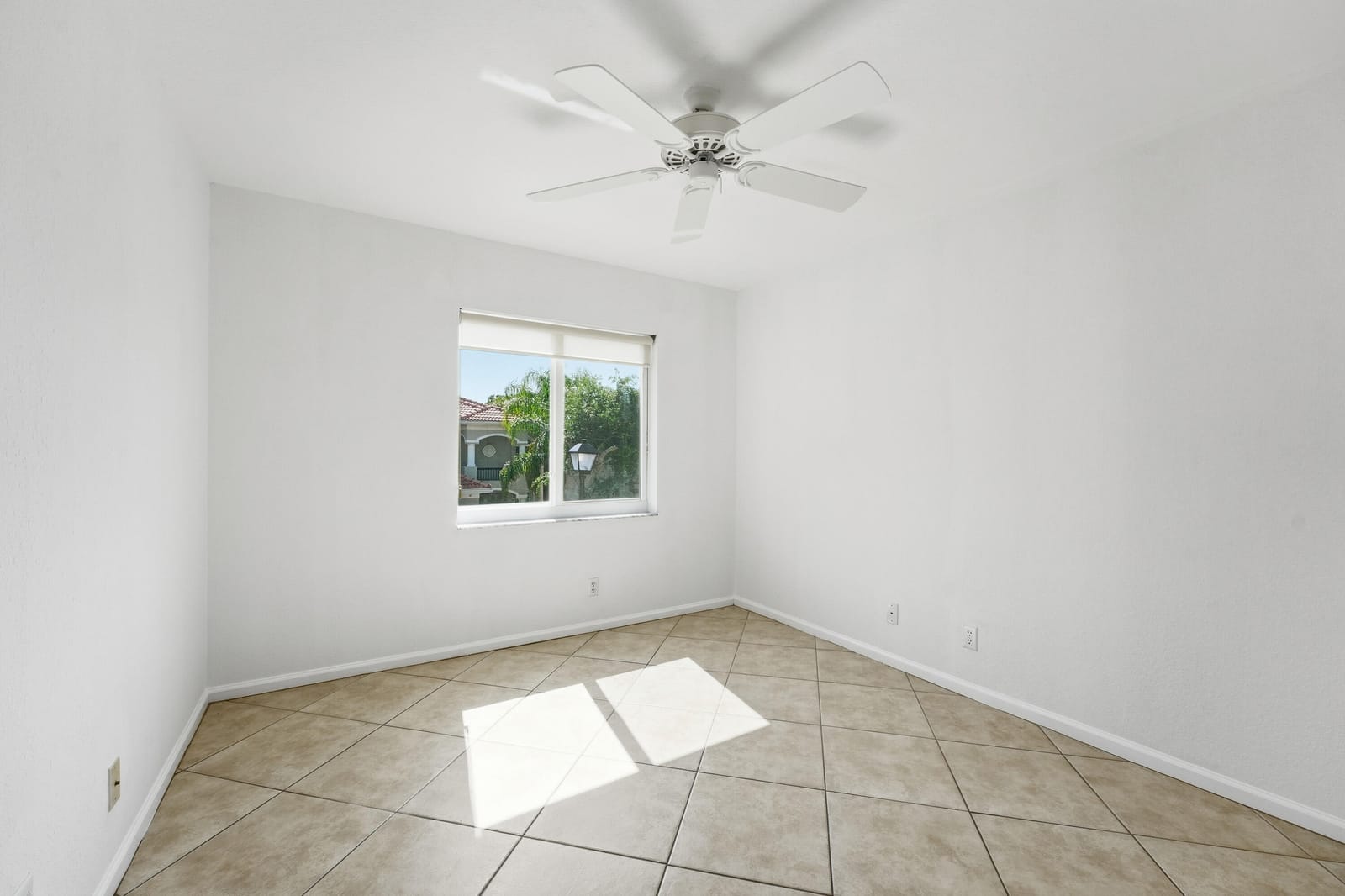 1275 Rosegate Boulevard, Riviera Beach, FL 33404 photo 24