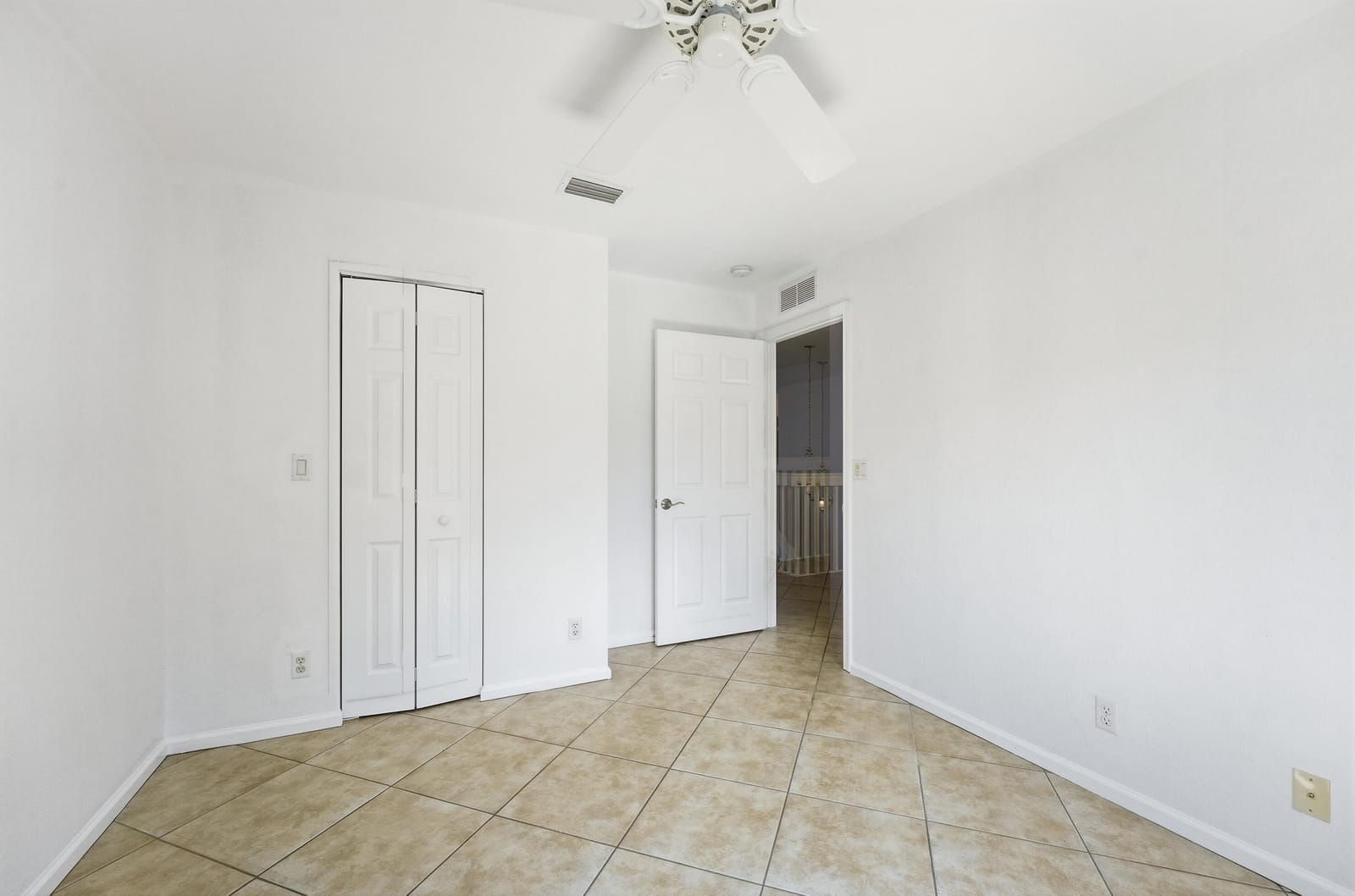 1275 Rosegate Boulevard, Riviera Beach, FL 33404 photo 25
