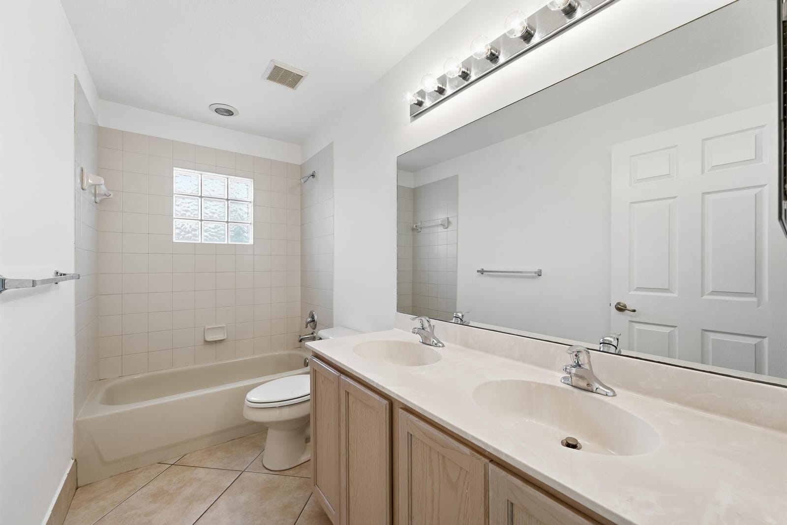 1275 Rosegate Boulevard, Riviera Beach, FL 33404 photo 26