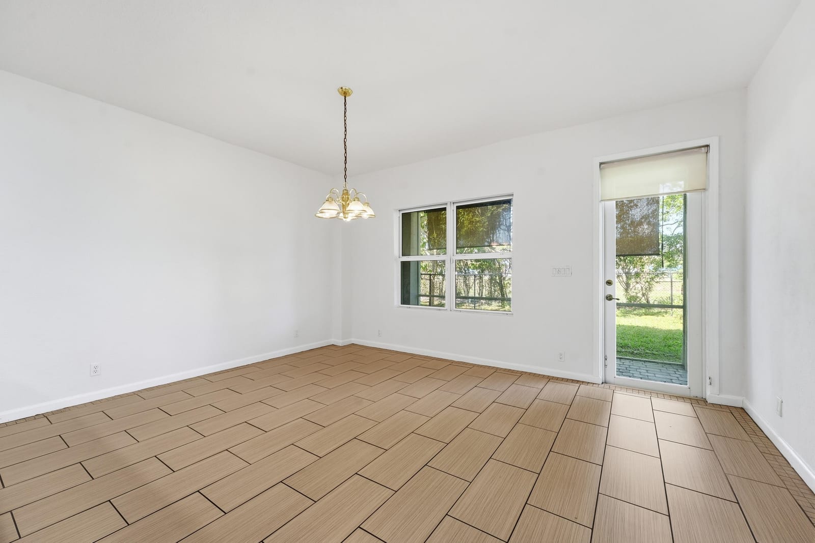 1275 Rosegate Boulevard, Riviera Beach, FL 33404 photo 9