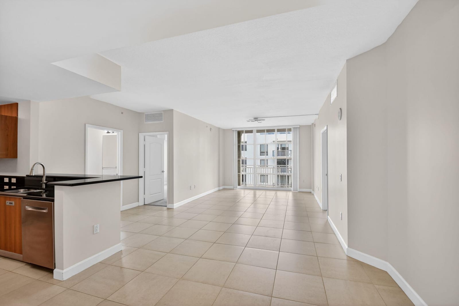 410 Evernia Street 630 — photo 3