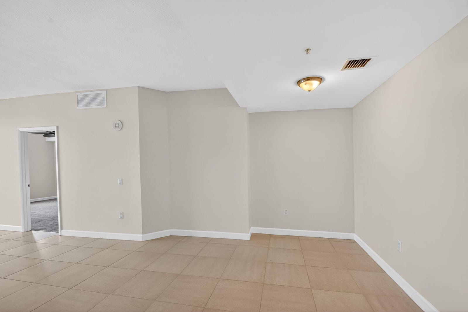 410 Evernia Street 630 — photo 4