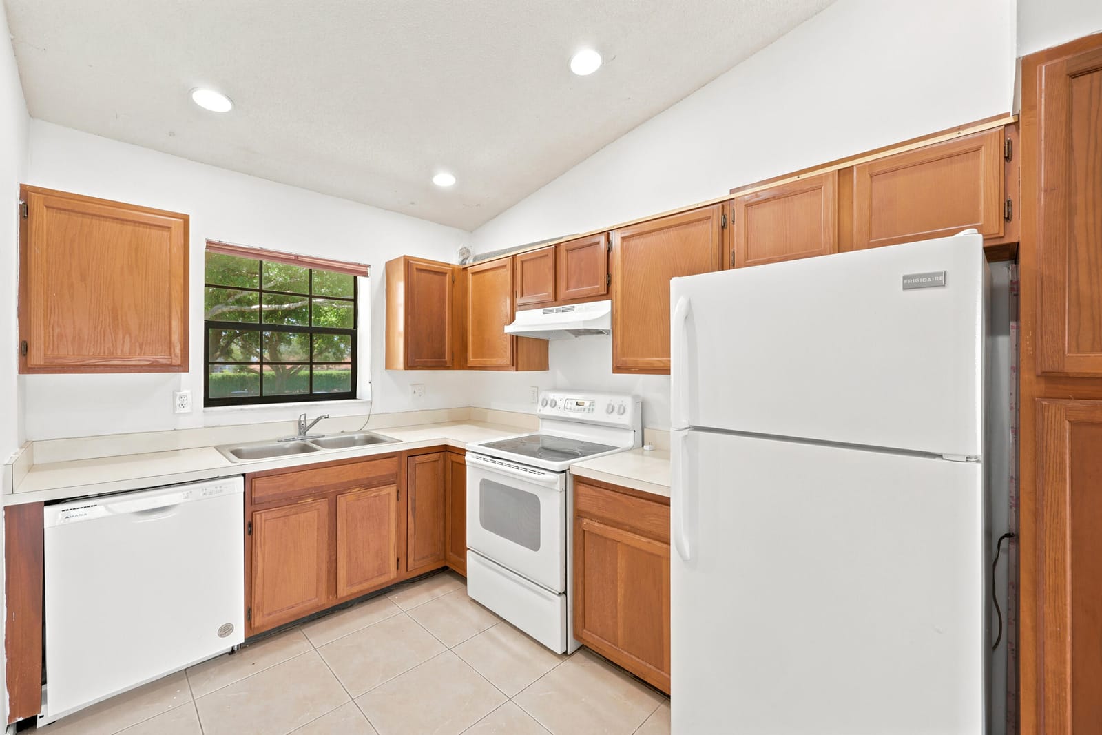 2600 Greenwood Terrace G201 — photo 10