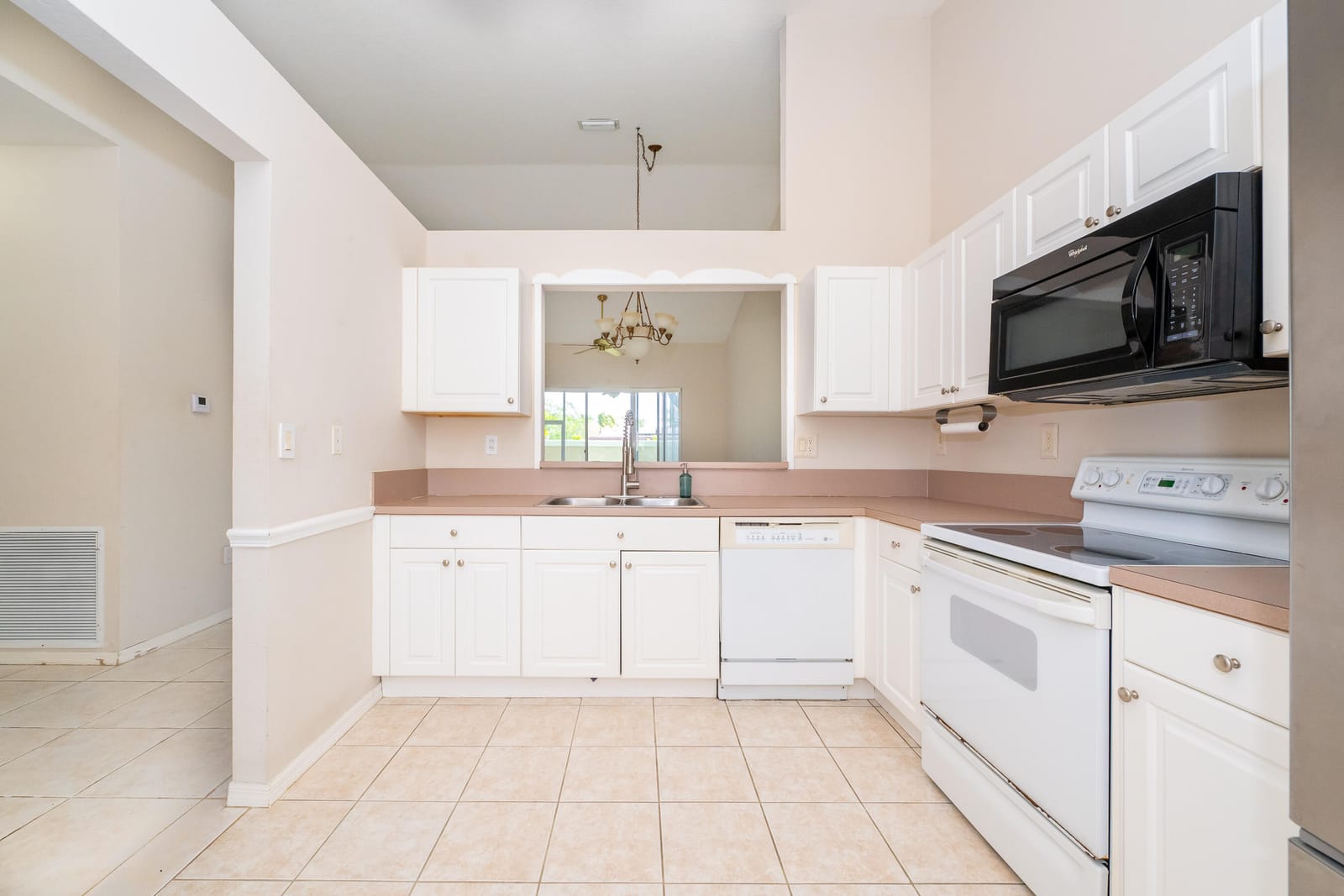 2590 E Aragon Boulevard 2, Sunrise, FL 33313 photo 18