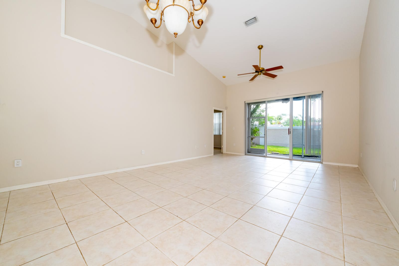 2590 E Aragon Boulevard 2, Sunrise, FL 33313 photo 20
