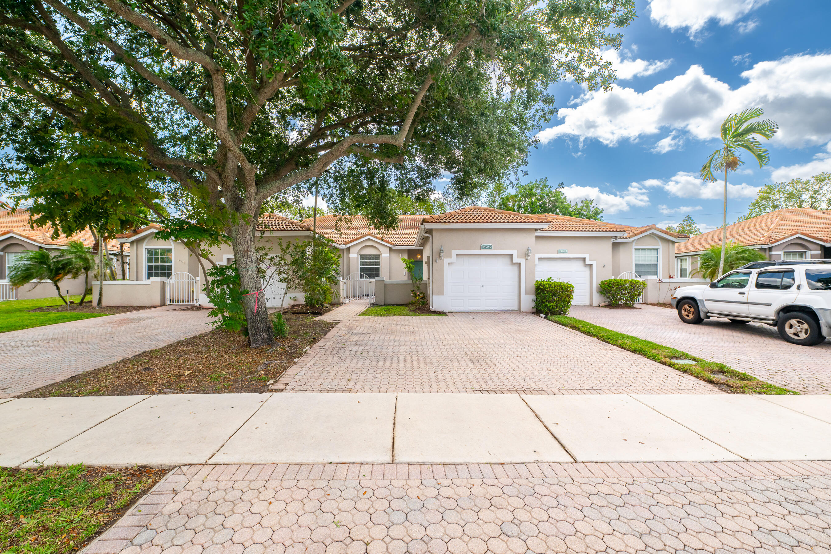 2590 E Aragon Boulevard 2, Sunrise, FL 33313, Sunrise
