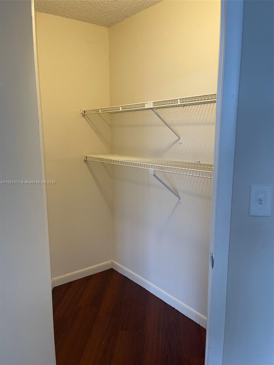212 Lake Pointe Drive 313 — photo 7