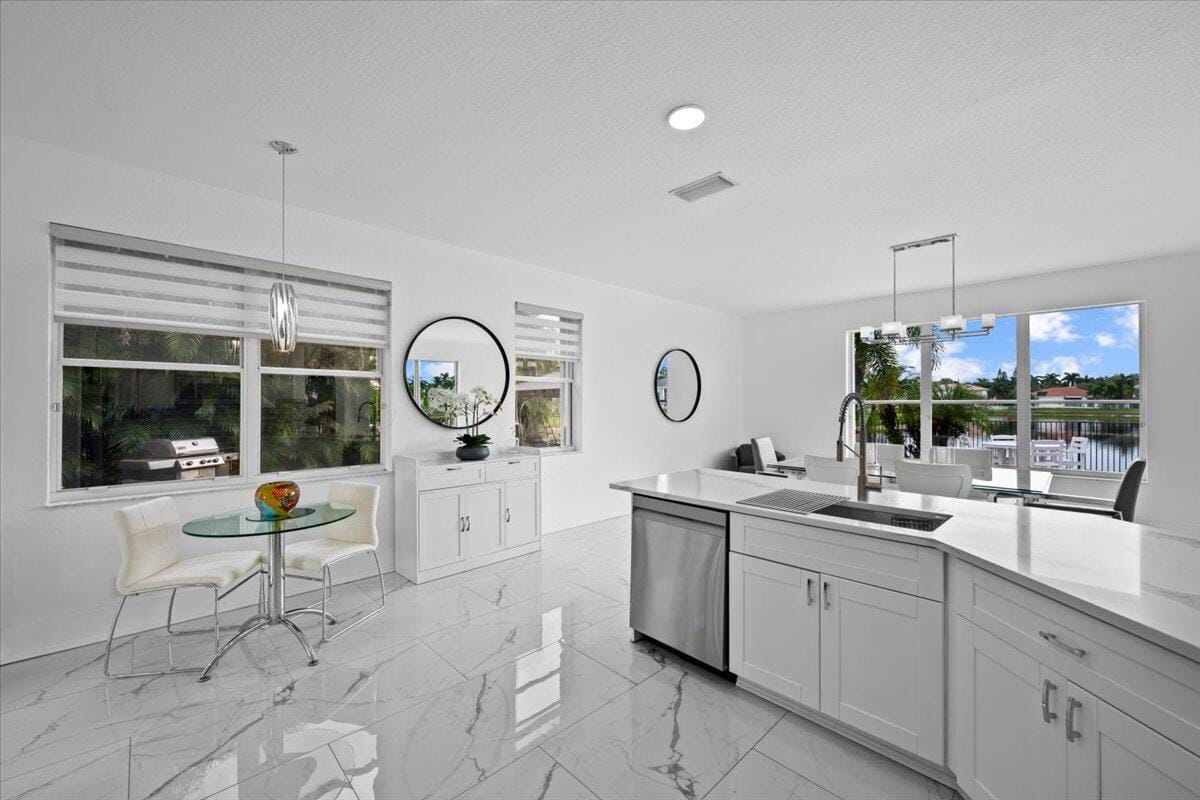 6445 Kirsten Way, Lake Worth, FL 33467 photo 9
