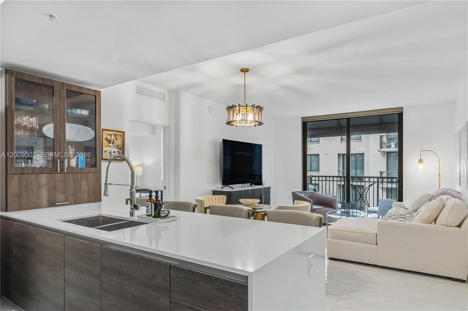 301 Altara Avenue 822 — photo 12