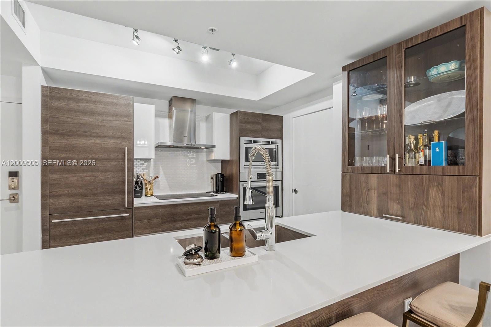 301 Altara Avenue 822 — photo 10