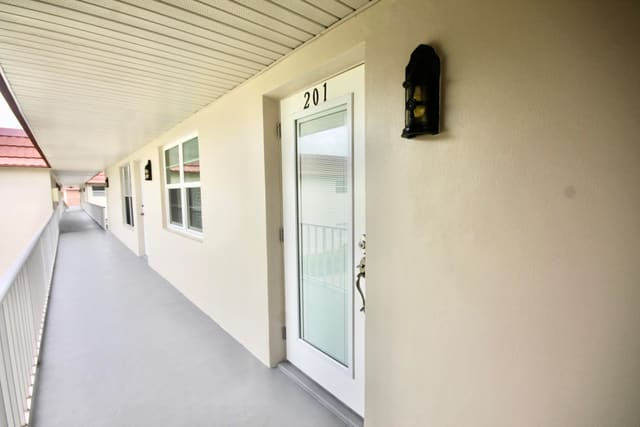 26 Pine Arbor Lane 201, Vista Royale, Vero Beach, FL