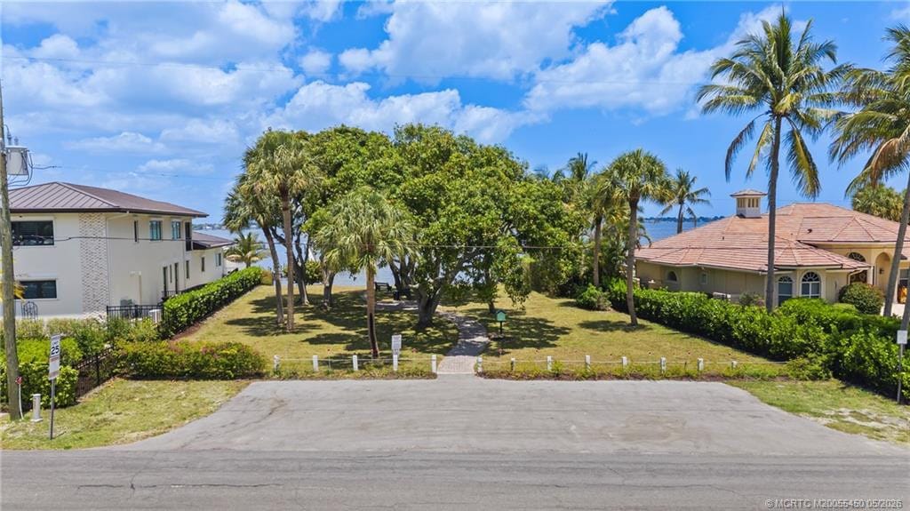 818 SE Riverside Drive, Stuart, FL 34994 photo 7