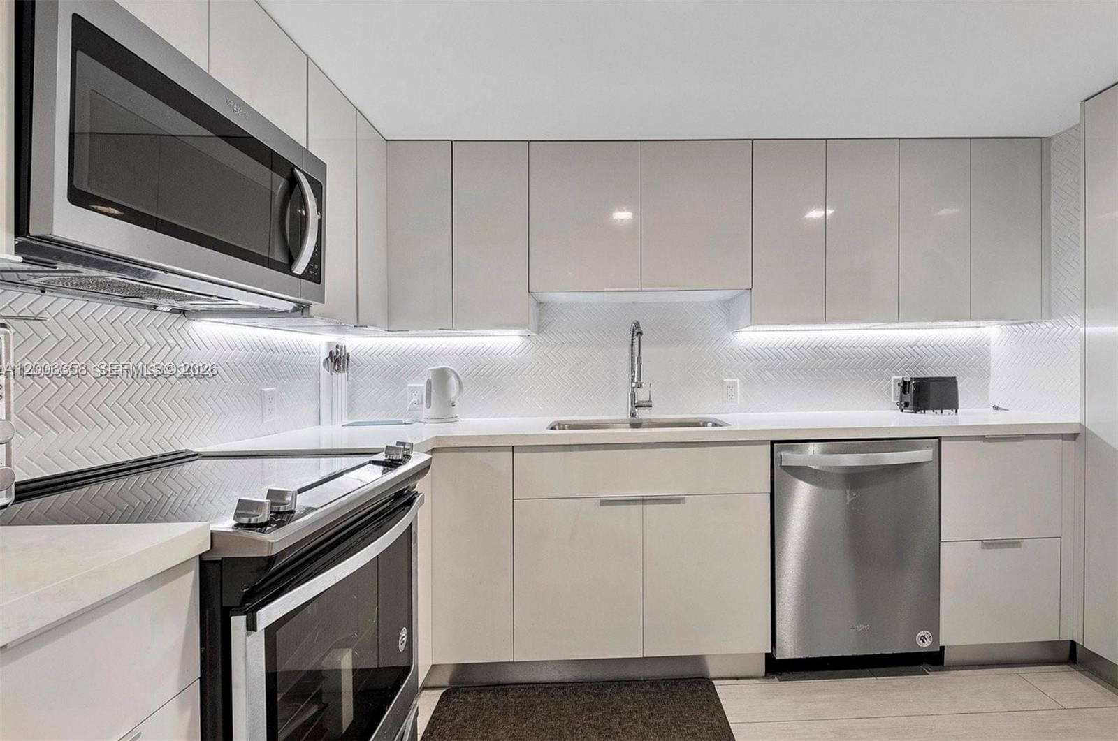 100 Bayview Drive PH31, Sunny Isles Beach, FL 33160 photo 9