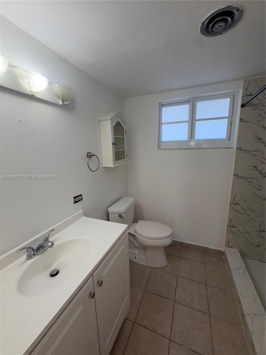 1530 NE 191st Street 205 — photo 11