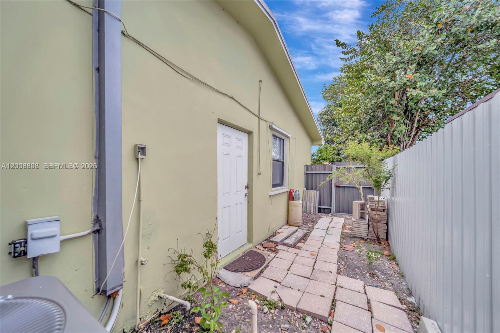 565 NE 160th Street, Miami, FL 33162 photo 21