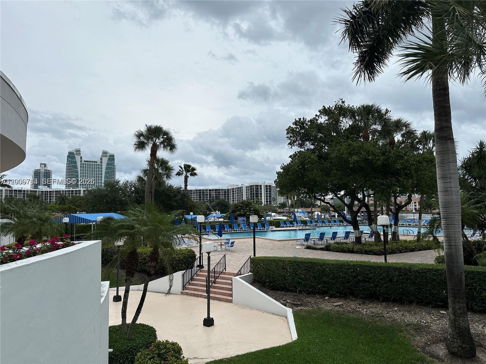 600 Three Islands Boulevard 1402, Hallandale Beach, FL 33009 photo 4