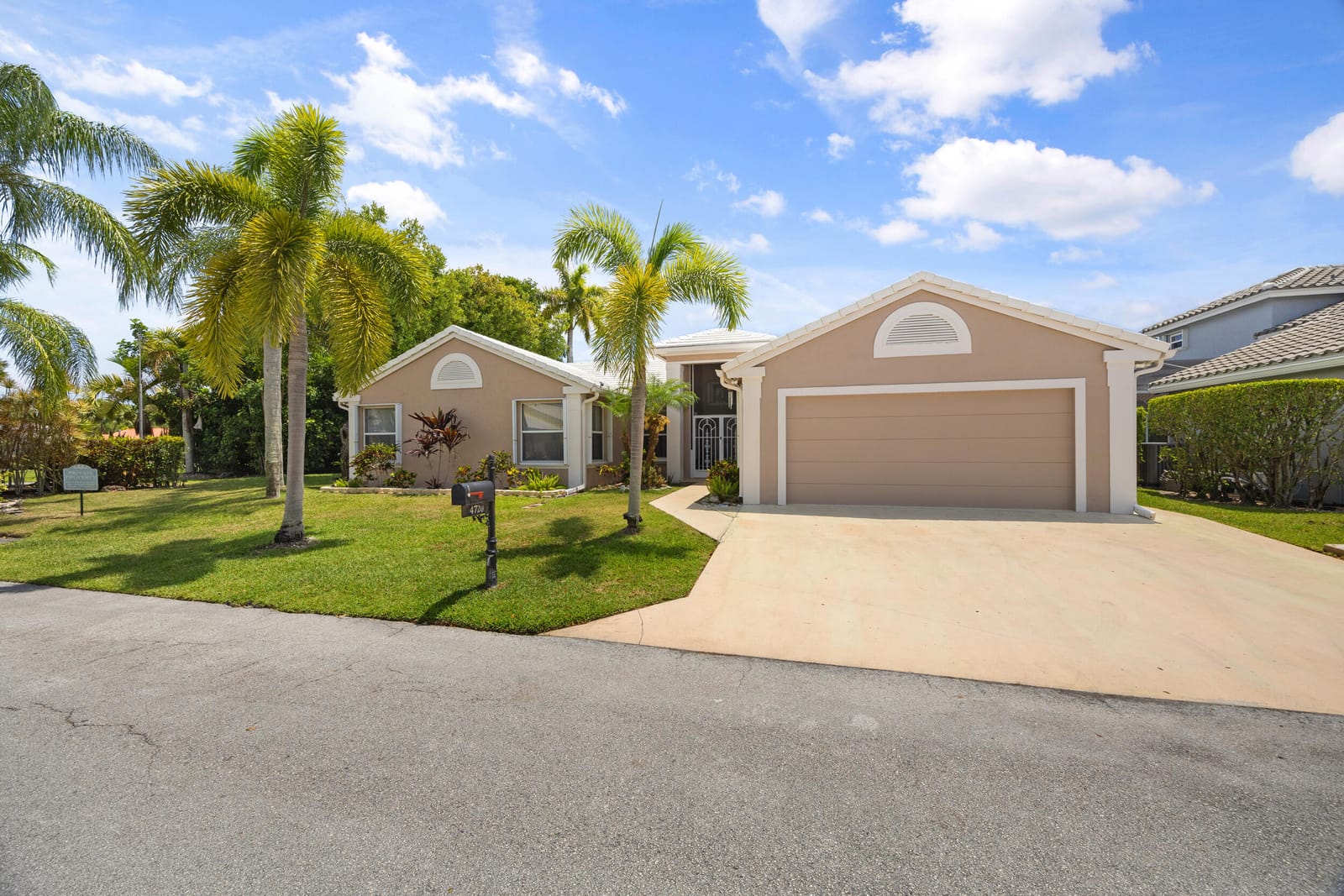 4720 NW 7th Street, Deerfield Beach, FL 33442 photo 2