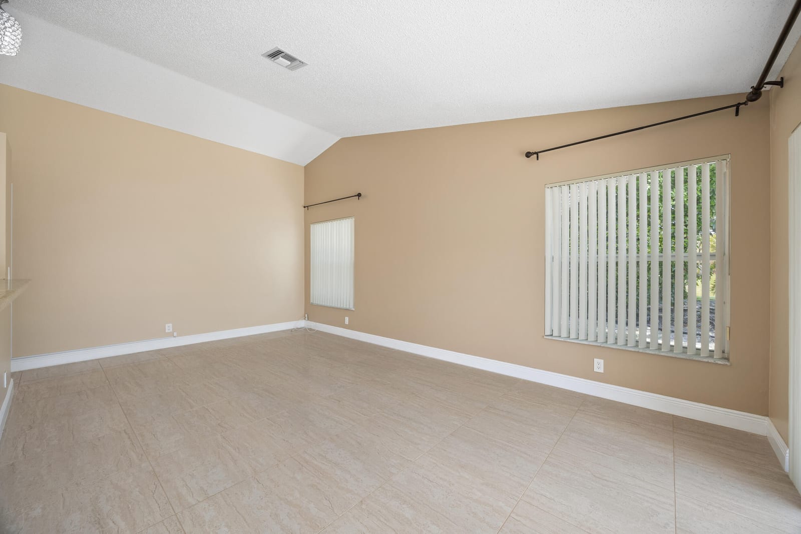 4720 NW 7th Street, Deerfield Beach, FL 33442 photo 11