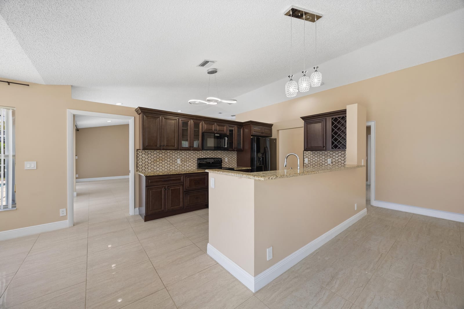 4720 NW 7th Street, Deerfield Beach, FL 33442 photo 14