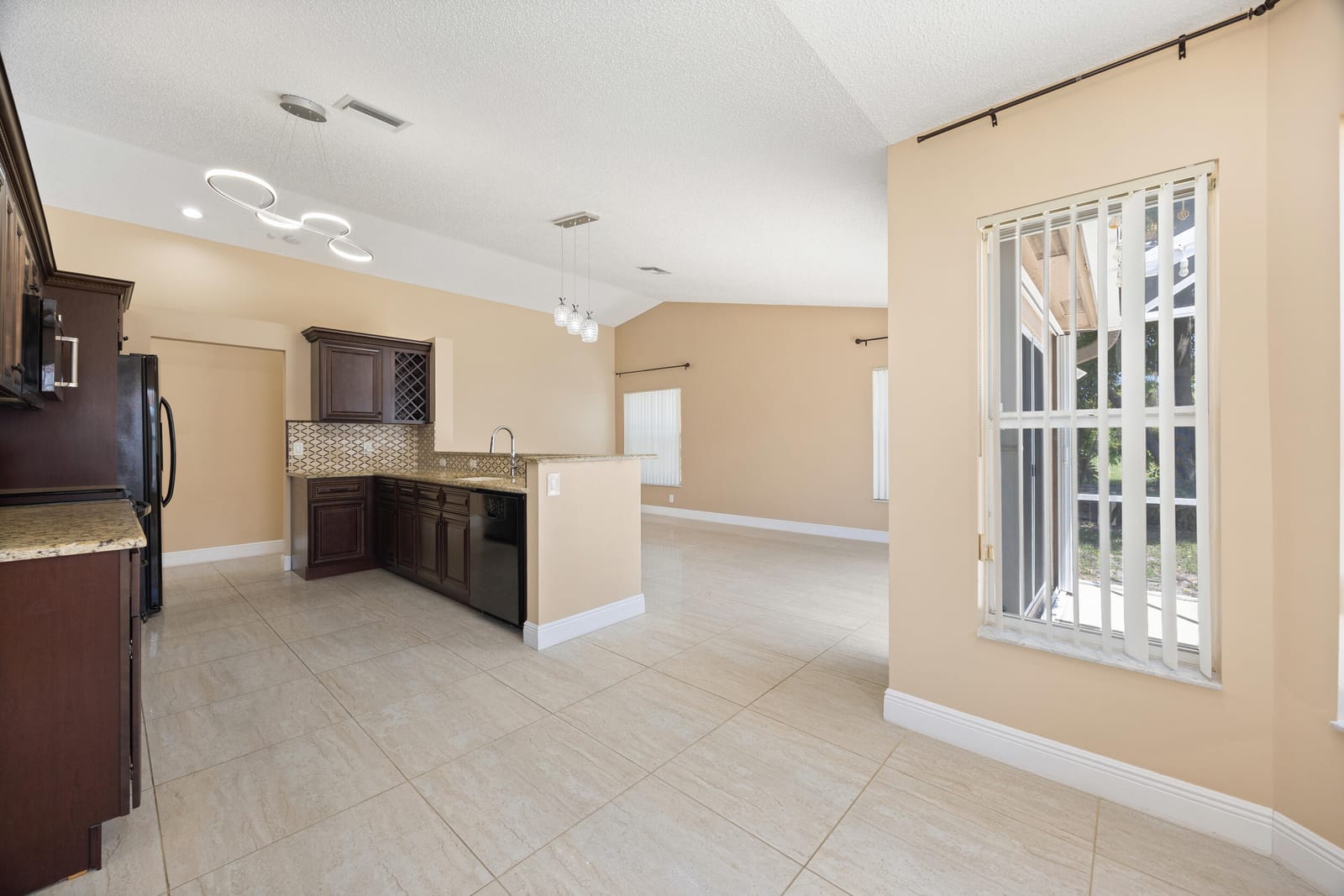 4720 NW 7th Street, Deerfield Beach, FL 33442 photo 20
